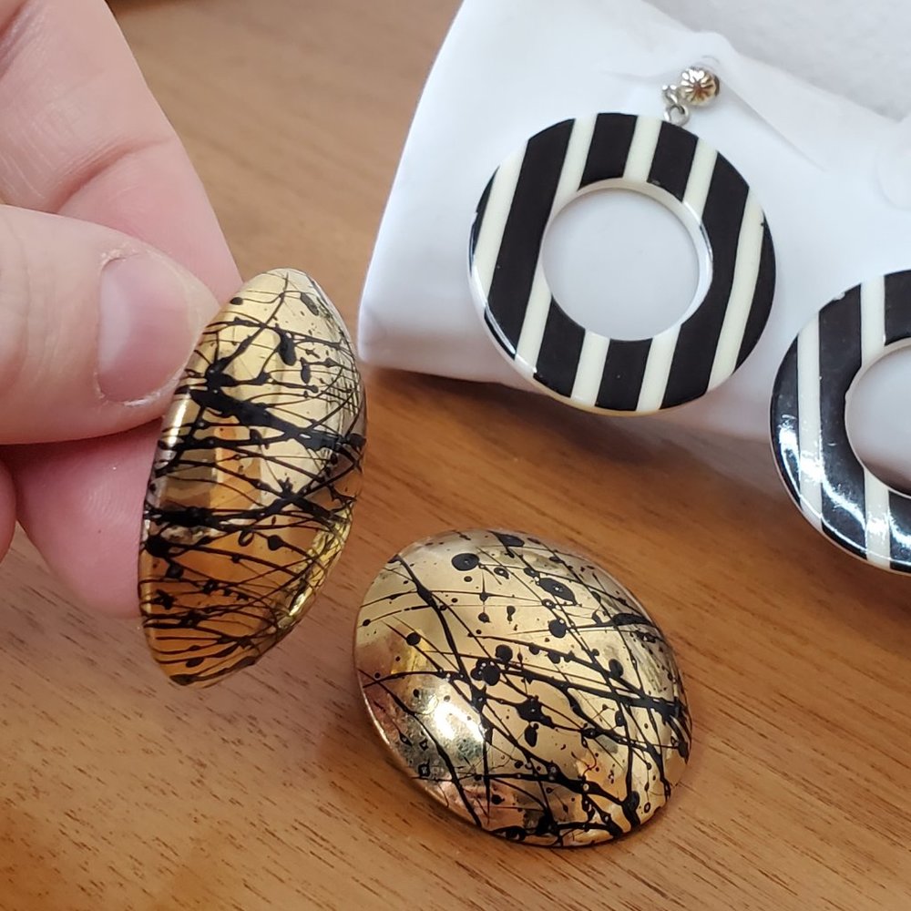 Vintage 1980's Pierced Earrings Set x2 | Plastic Stripes Metal Gold Splatter - Picture 6 of 10